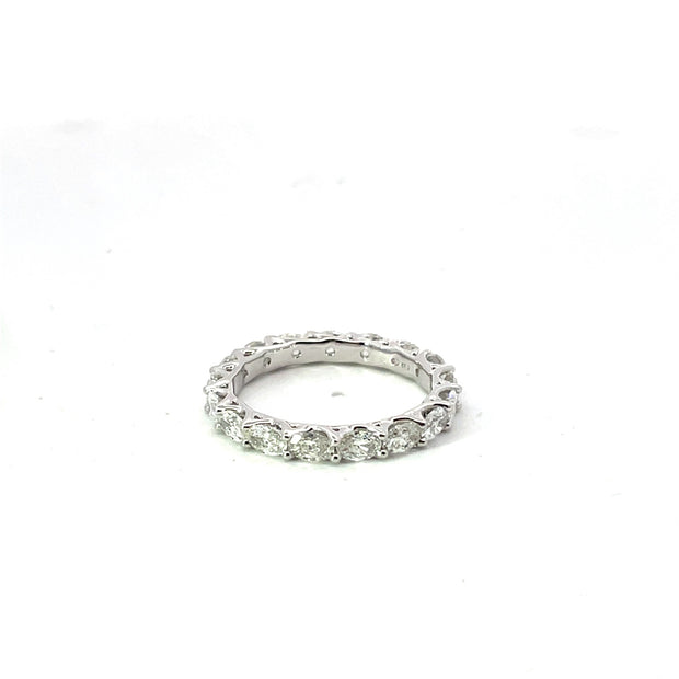 18K White Gold Oval Diamond Eternity Band Containing 17 Ovals 1.83Ct