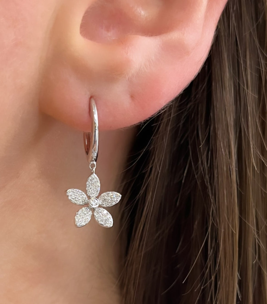 Diamonique x Jennifer selling Miller Daisy flower Dangle Earrings NEW